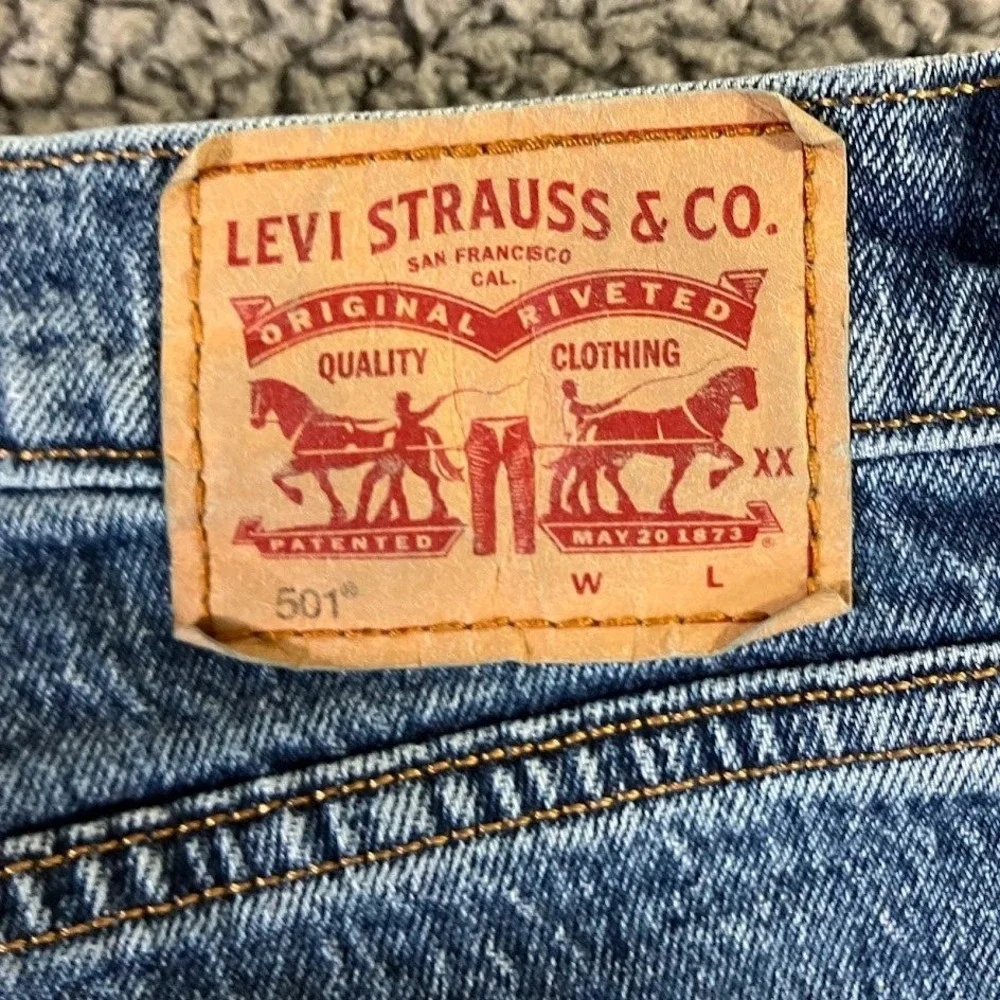 Levis‎ 501 Original Fit Mens 38x28 Medium Wash Blue Straight Leg Jeans